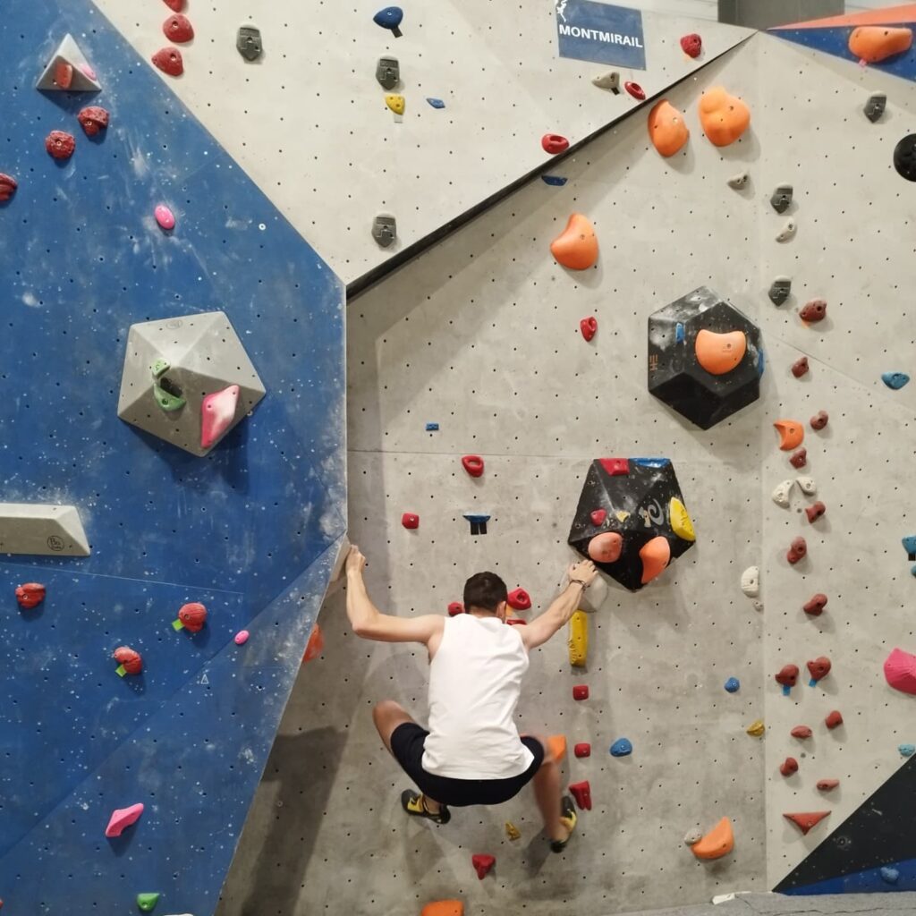 Avignon-salle-escalade-montmirail