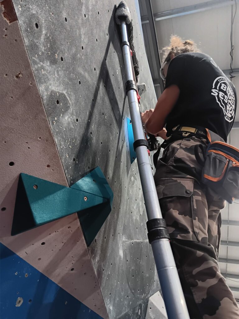 Avignon-salle-escalade-ouvreur-échelle