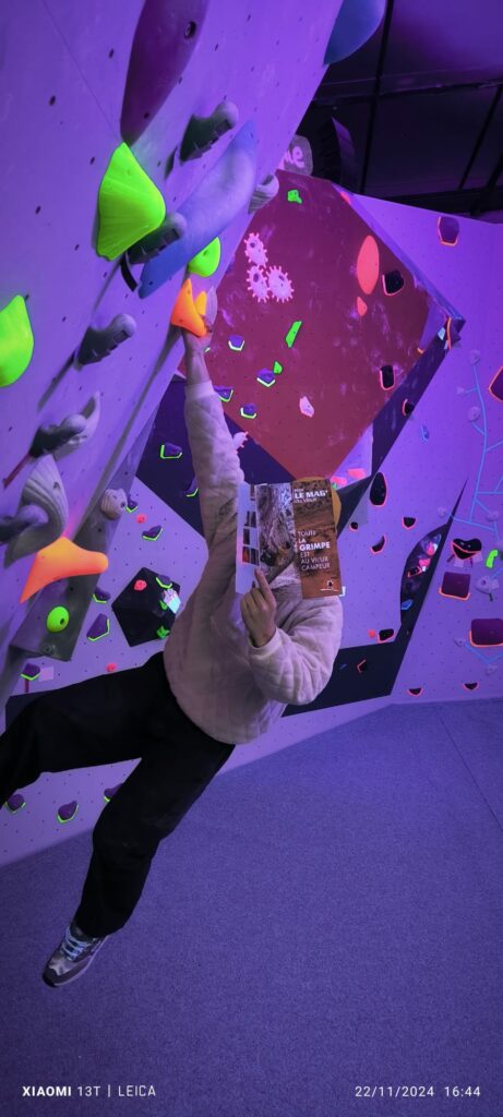 Belfort-salle-escalade-fluo-party