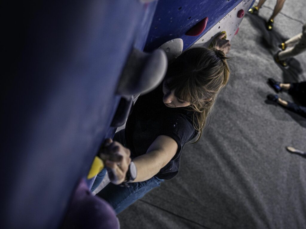 Montpellier-sud-salle-escalade-dessus