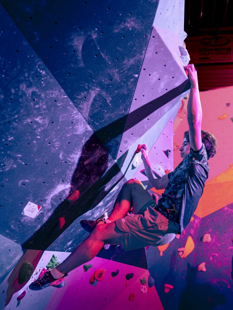 Montpellier-sud-salle-escalade-néon-2