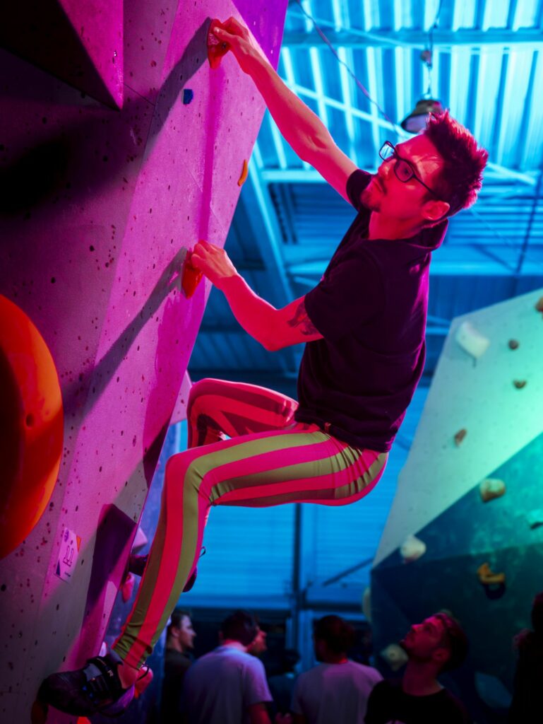 Montpellier-sud-salle-escalade-néon