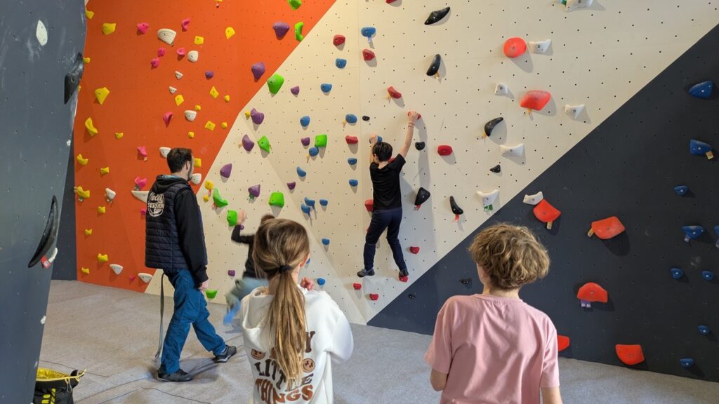 Salle-escalade-Béziers-cours