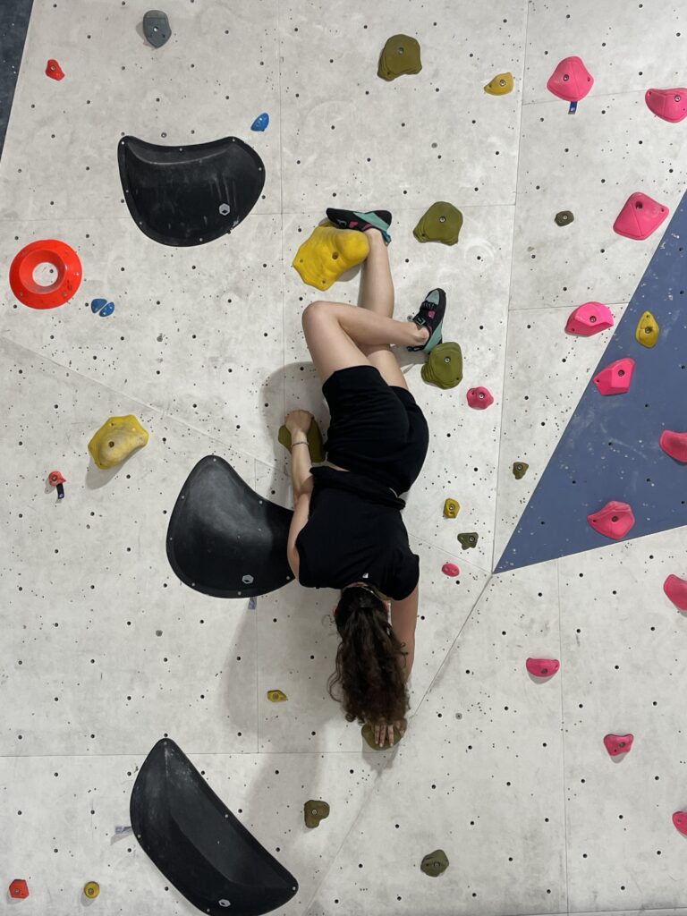 Salle-escalade-Lyon-Craponne-retournée