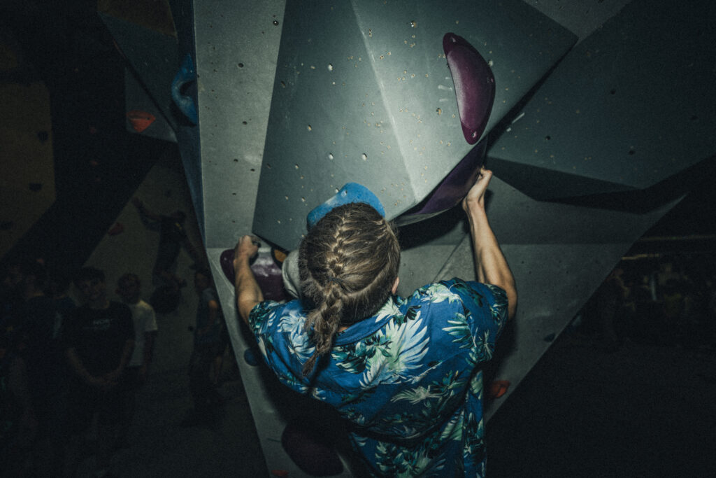 Salle-escalade-Vienne-volume