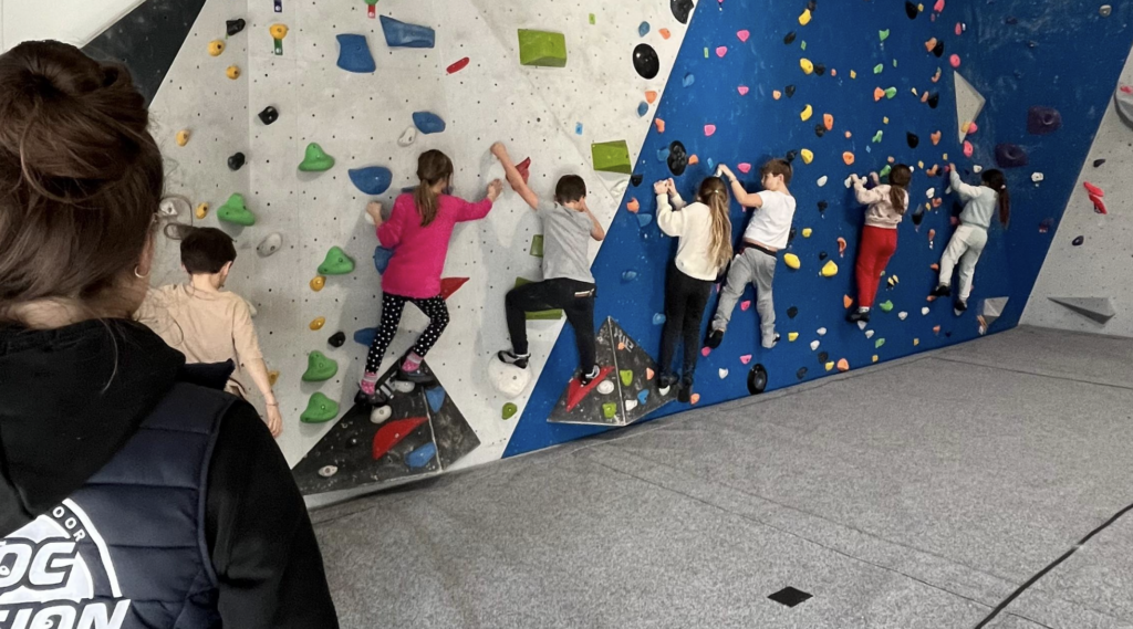 moniteur escalade nimes