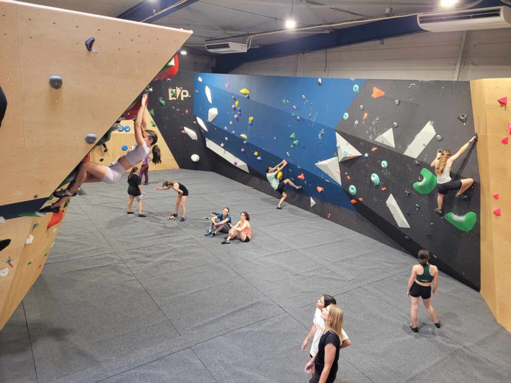 Salle-escalade-besançon-haut