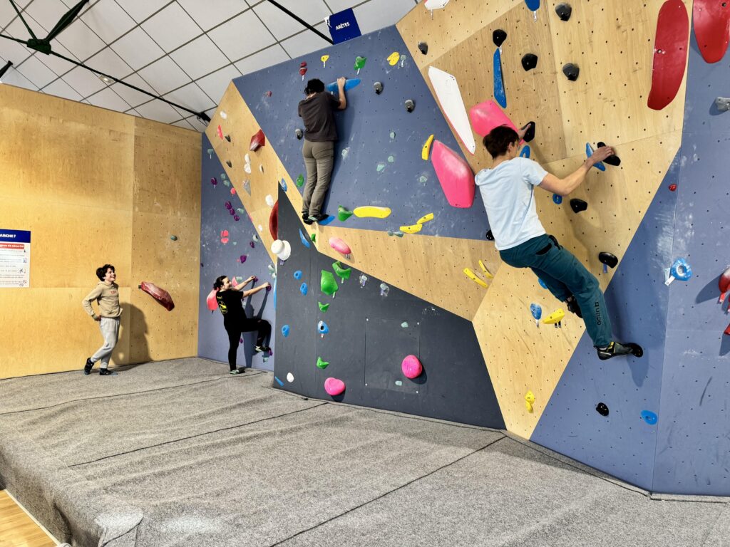 Salle-escalade-rouen-arêtes-min