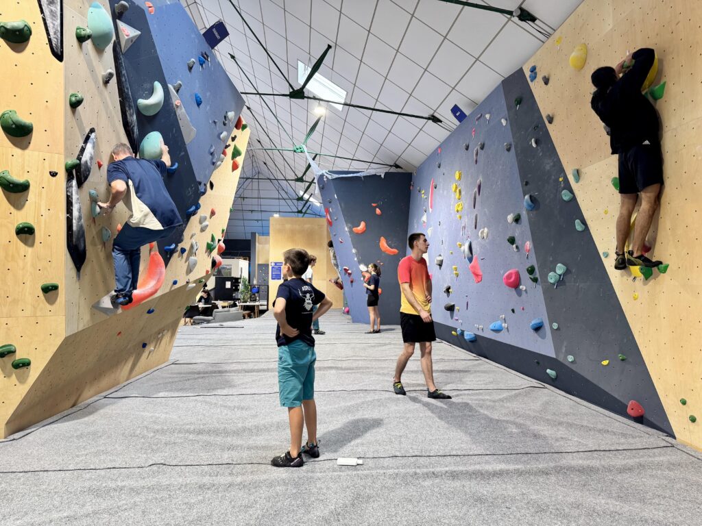 Salle-escalade-rouen-grimpeurs-2-min