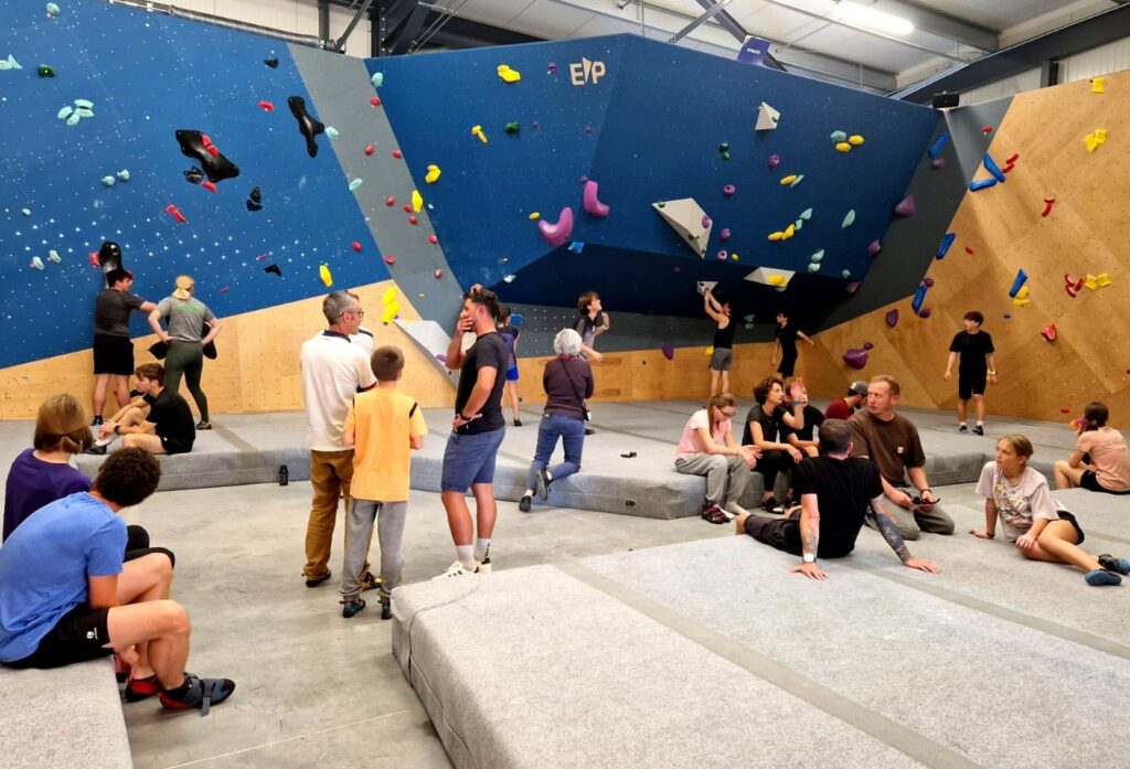 Salle-escalade-pontarlier-grimpeurs-3-min