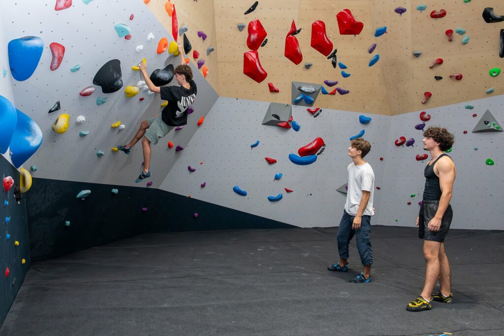 Salle-escalade-saint-brevin-dévers