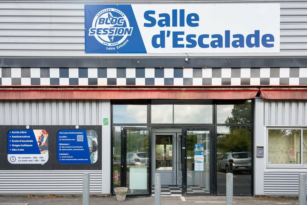 Salle-escalade-saint-brevin-entrée