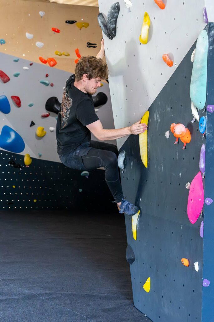 Salle-escalade-saint-brevin-grimpeur