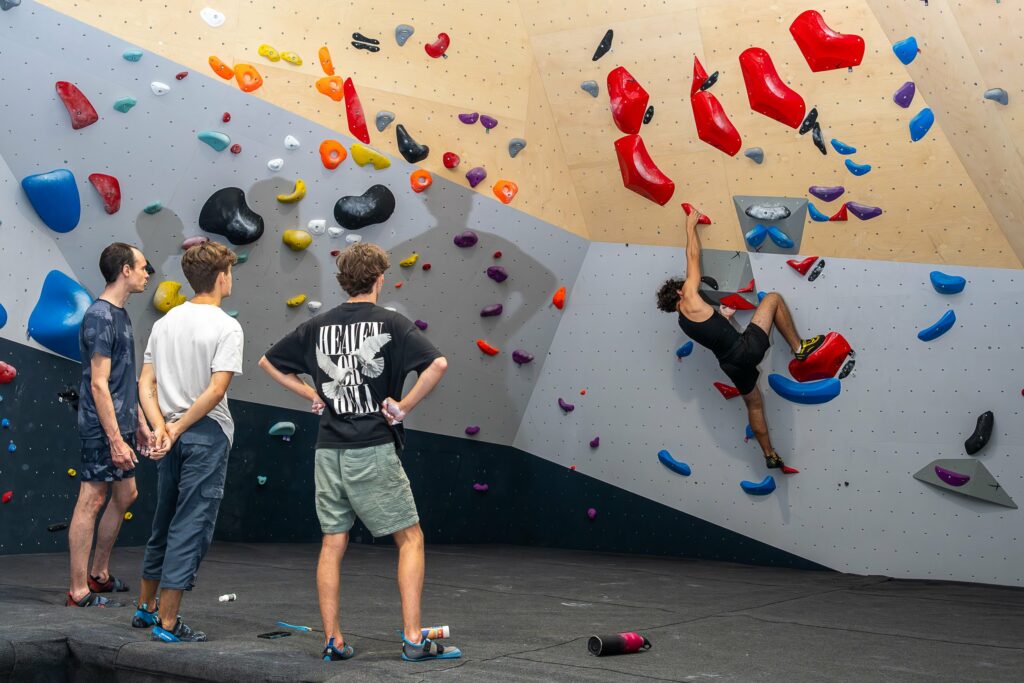 Salle-escalade-saint-brevin-grimpeurs-1