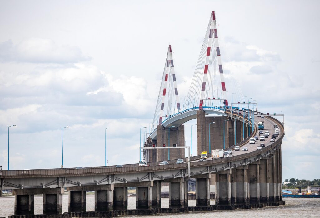 Photo du pont de l'estuaire de la Loire